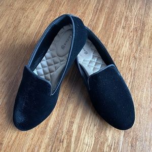 Women's Birdies 'The Starling' Black Velvet Flat, Size 7 (NWOT)